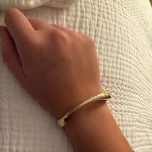 Elegant Gold Bracelet